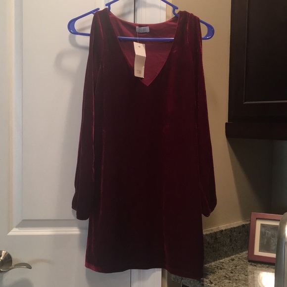 Tobi red velvet open sleeve dress - Picture 1 of 4